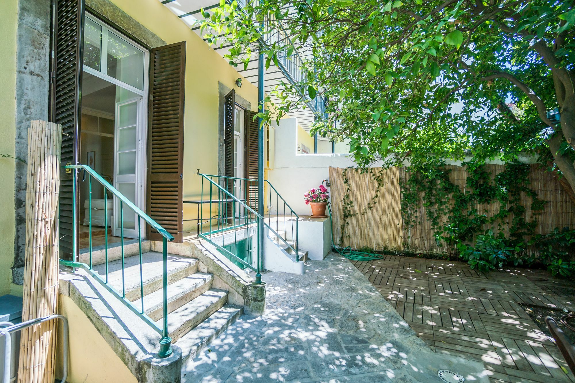 Casa Da Laranjeira * Lisbon